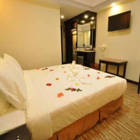 Hotel Heaven Γιανγκόν Εξωτερικό φωτογραφία