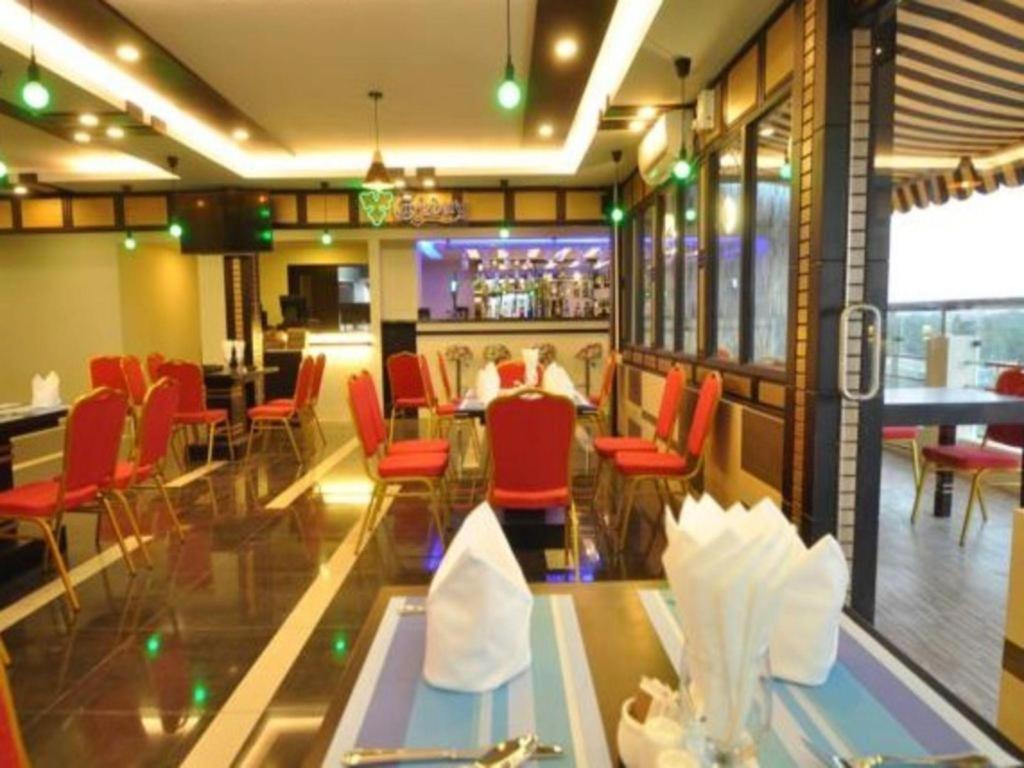 Hotel Heaven Γιανγκόν Εξωτερικό φωτογραφία